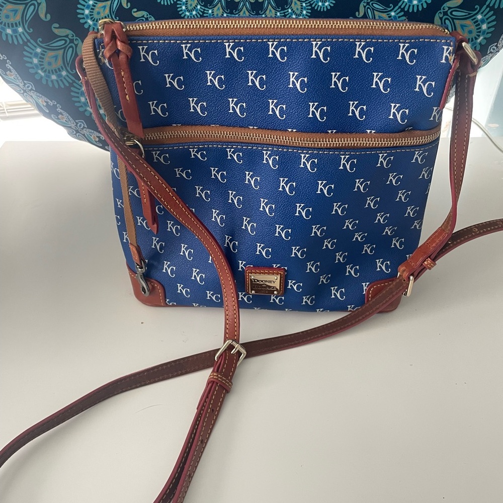 Dooney & Bourke Royals Crossbody Bag